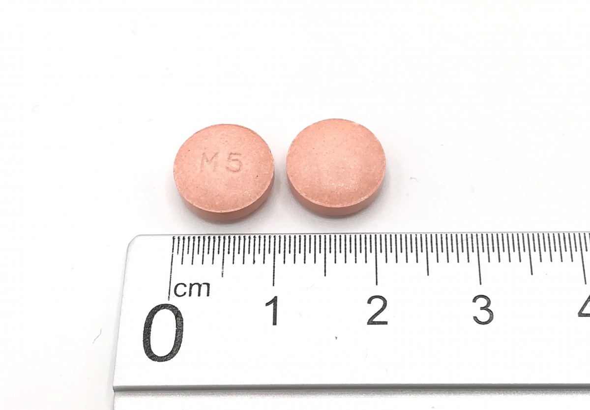 MONTELUKAST NORMON 5 mg COMPRIMIDOS MASTICABLES EFG, 28 comprimidos fotografía de la forma farmacéutica.