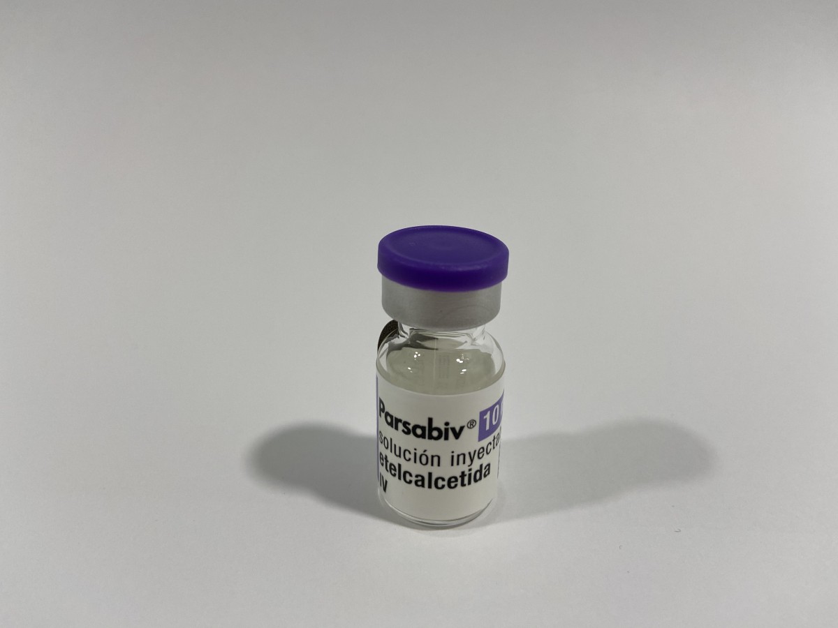 PARSABIV 10 MG SOLUCION INYECTABLE, 6 viales inyectable 2 ml fotografía de la forma farmacéutica.