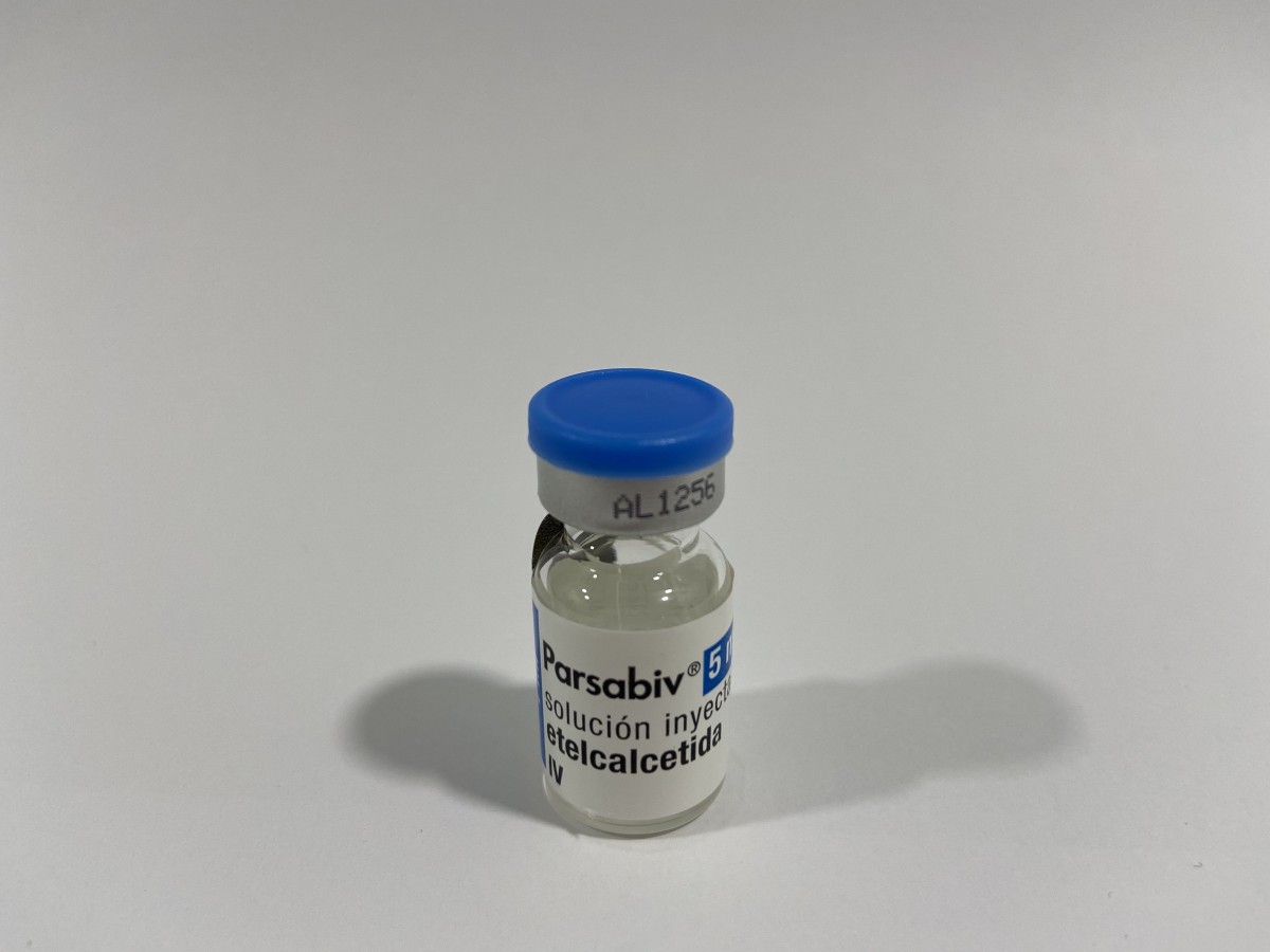 PARSABIV 5 MG SOLUCION INYECTABLE, 6 viales inyectable 1 ml fotografía de la forma farmacéutica.