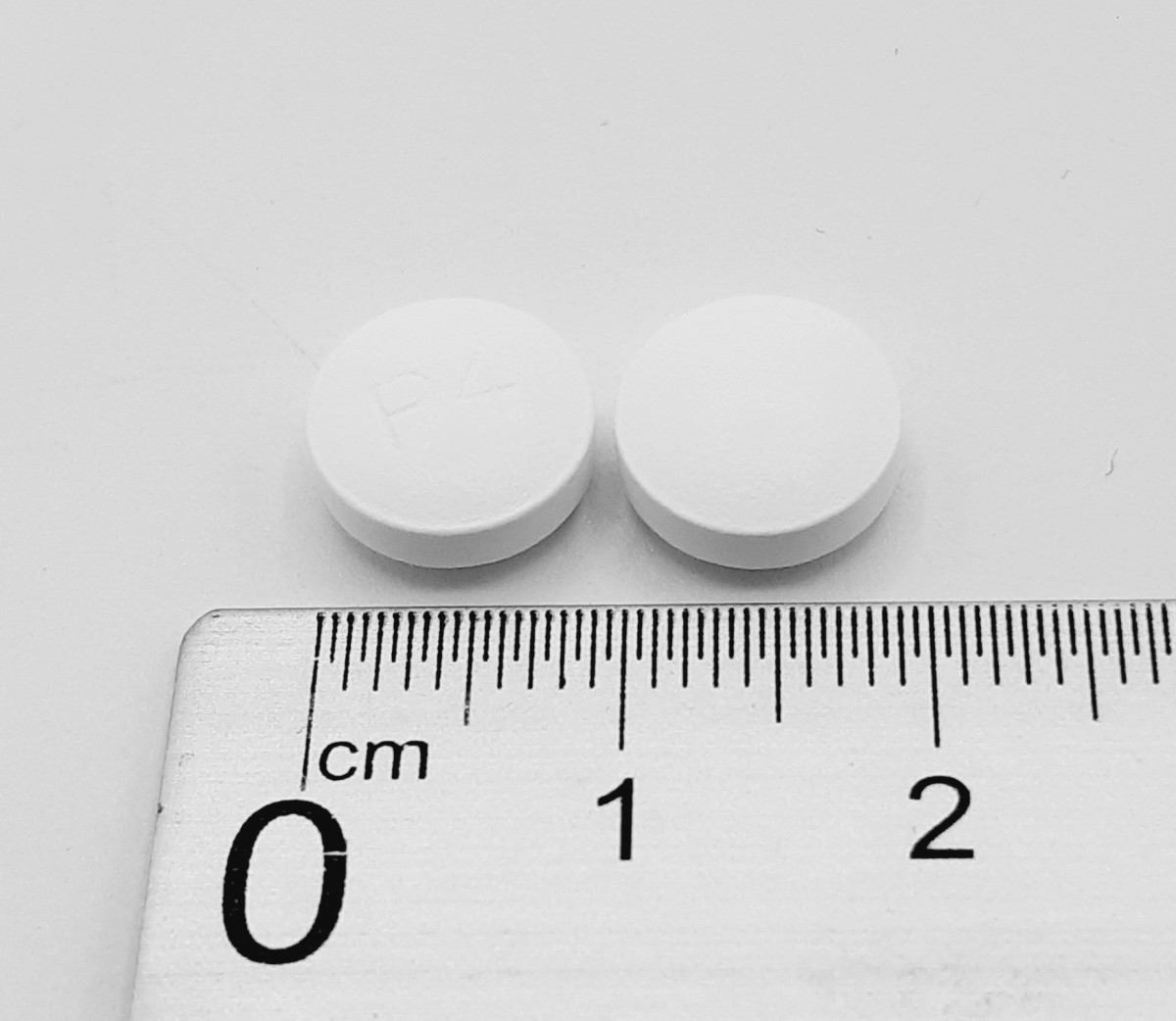 PITAVASTATINA NORMON 4 MG COMPRIMIDOS RECUBIERTOS CON PELICULA EFG , 28 comprimidos fotografía de la forma farmacéutica.