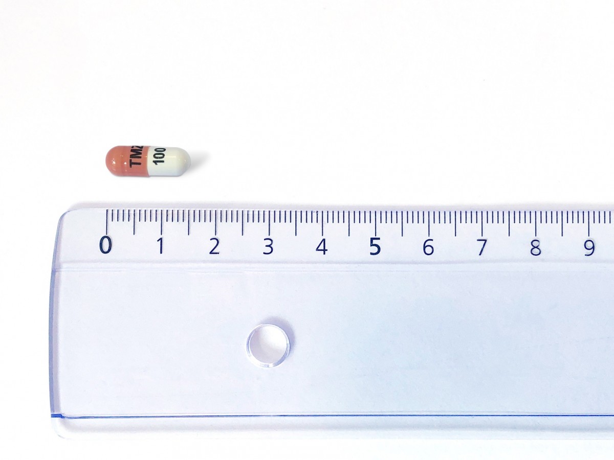 TEMOZOLOMIDA ACCORD 100 mg CAPSULAS DURAS EFG 5 capsulas fotografía de la forma farmacéutica.