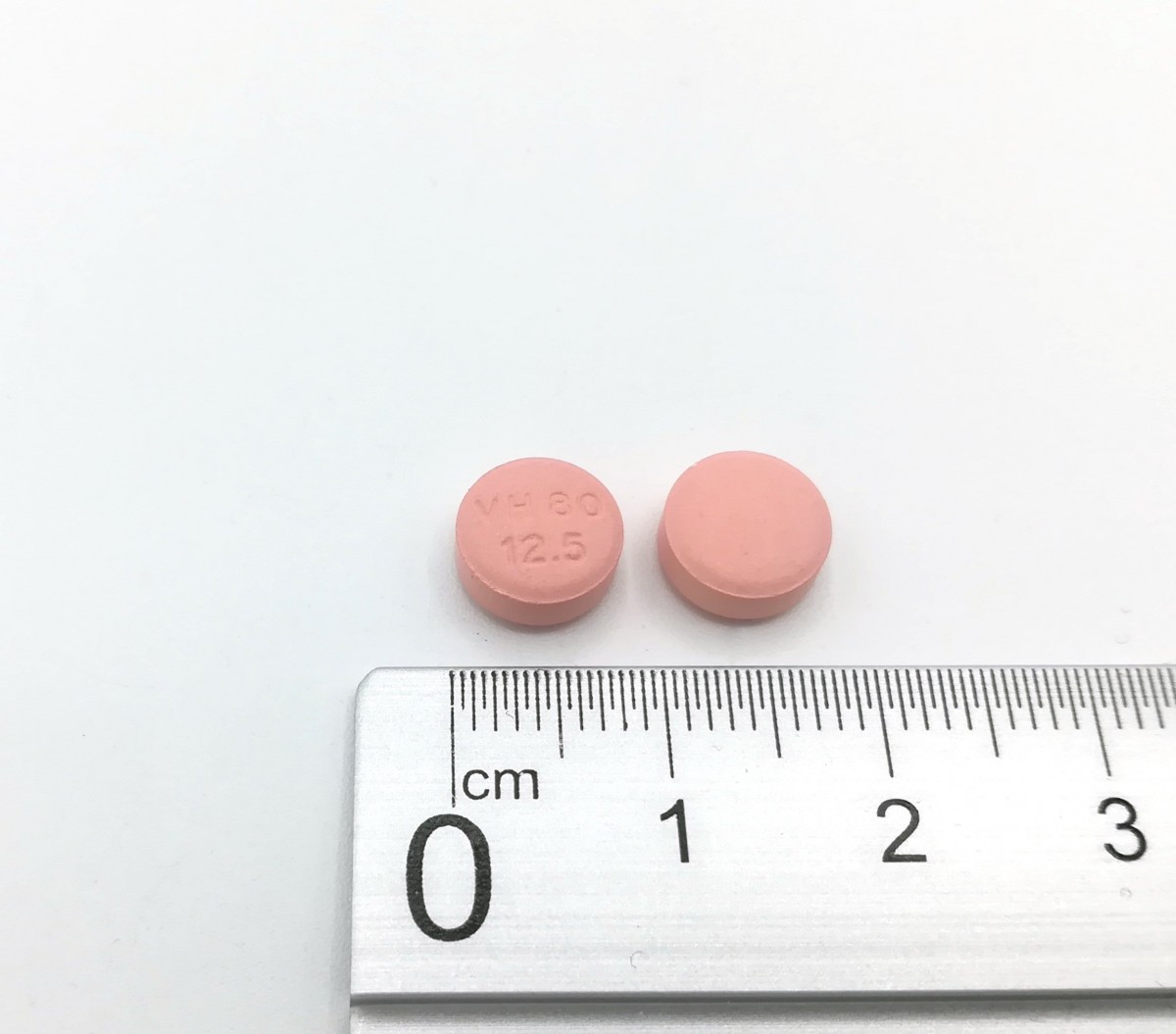 VALSARTAN/HIDROCLOROTIAZIDA NORMON 80 mg/12,5 mg COMPRIMIDOS RECUBIERTOS CON PELICULA EFG, 28 comprimidos fotografía de la forma farmacéutica.