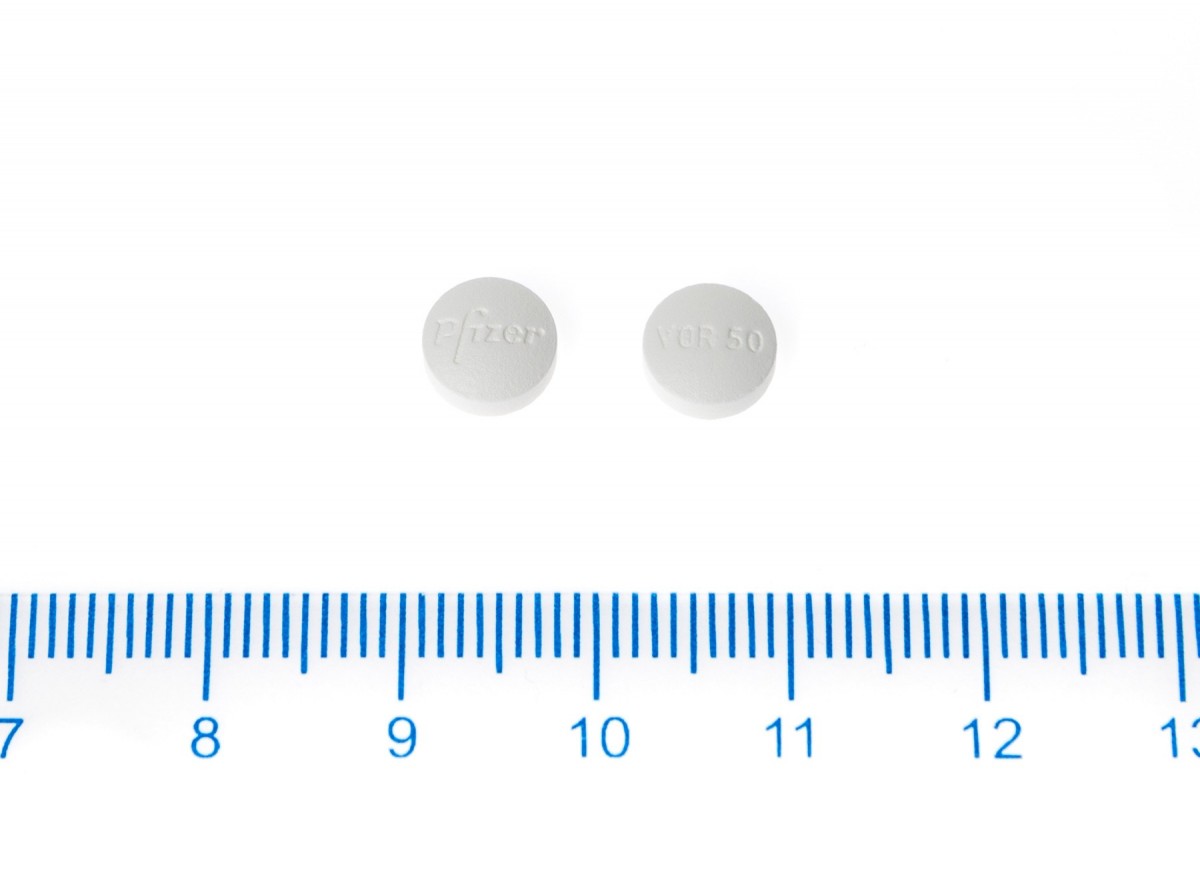 VFEND 50 mg COMPRIMIDOS RECUBIERTOS CON PELICULA, 56 comprimidos fotografía de la forma farmacéutica.