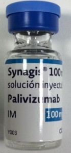 SYNAGIS 100 mg/1 ml SOLUCION INYECTABLE, 1 vial  1 ml fotografía de la forma farmacéutica.