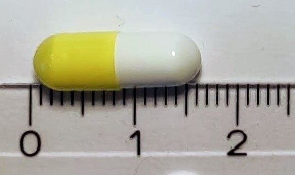 FLUCONAZOL TECNIGEN 50 mg CAPSULAS DURAS EFG, 7 cápsulas fotografía de la forma farmacéutica.