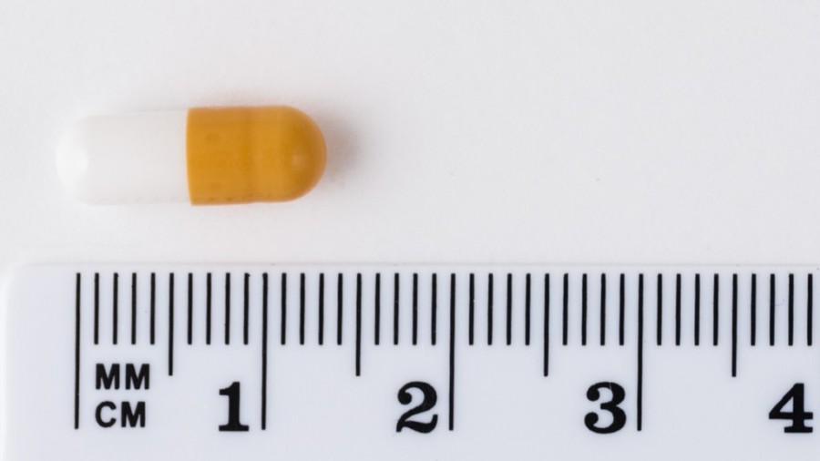 ADOPORT 1 mg CAPSULAS DURAS EFG, 60 cápsulas fotografía de la forma farmacéutica.