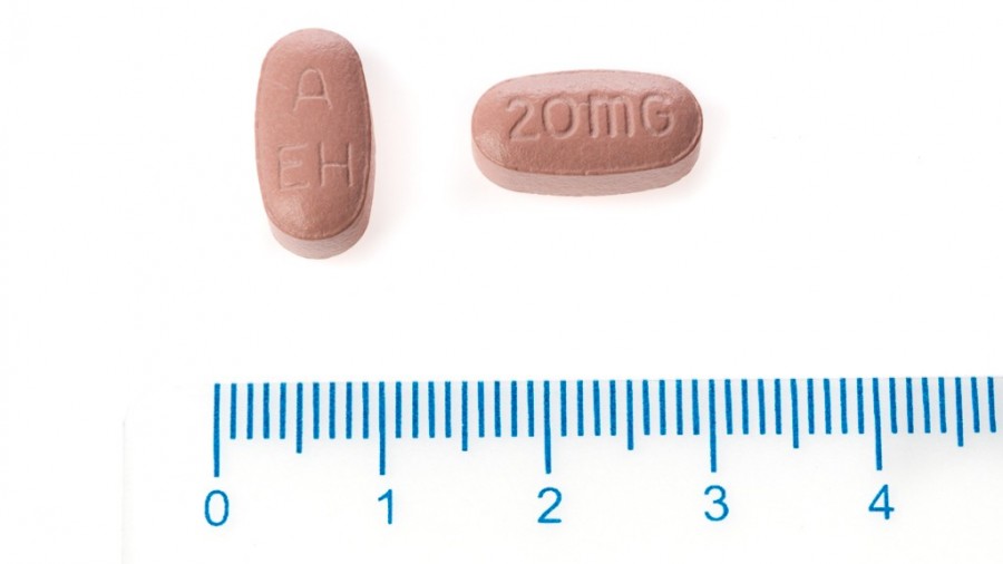 AXIAGO 20 mg COMPRIMIDOS GASTRORRESISTENTES, 14 comprimidos fotografía de la forma farmacéutica.