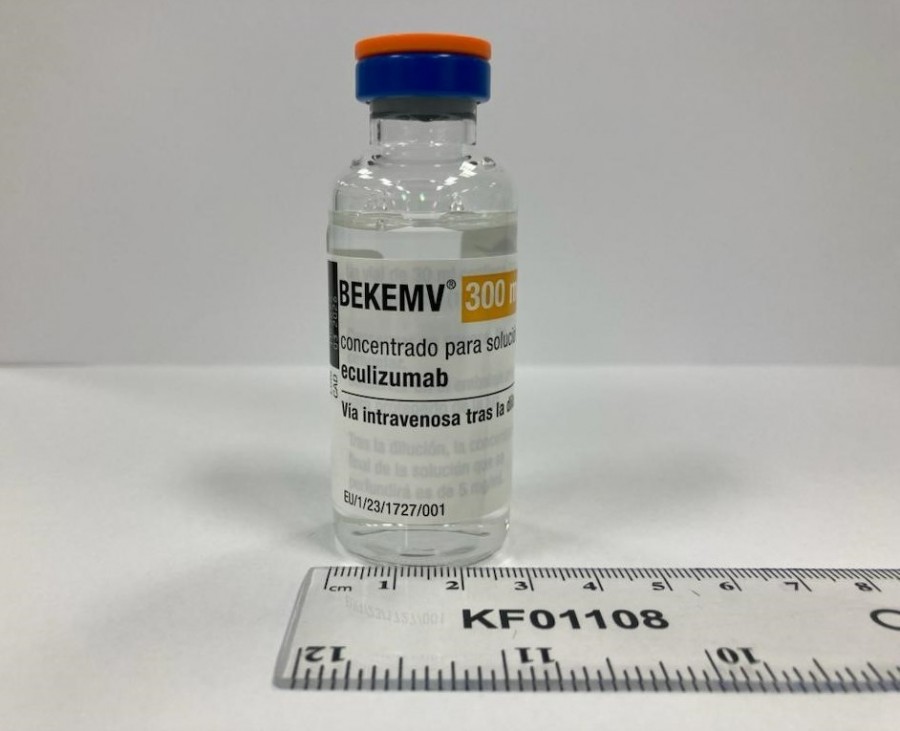 BEKEMV 300 MG CONCENTRADO PARA SOLUCION PARA PERFUSION, 1 vial de 30 ml fotografía de la forma farmacéutica.
