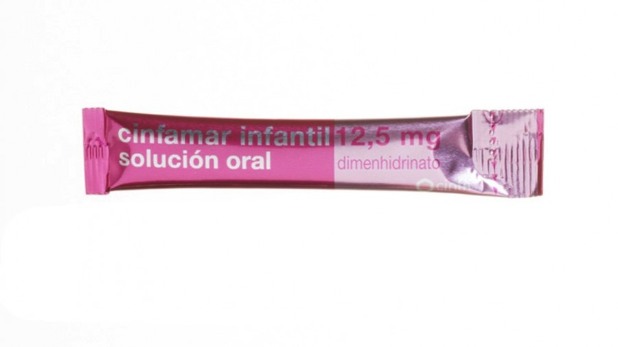 CINFAMAR INFANTIL 12,5 mg SOLUCION ORAL , 12 envases unidosis de 5 ml fotografía de la forma farmacéutica.