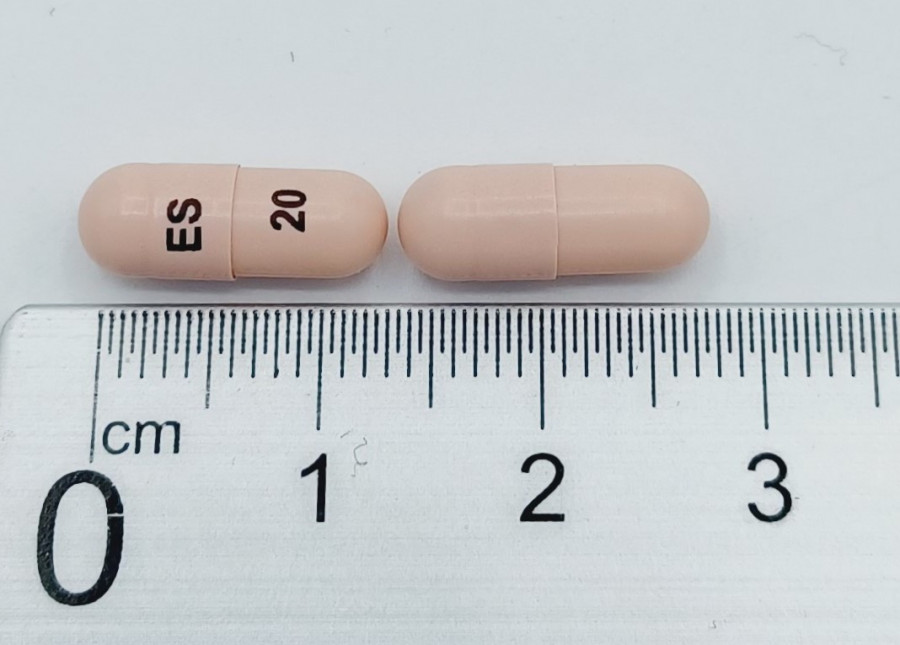 ESOMEPRAZOL NORMON 20 MG CAPSULAS DURAS GASTRORRESISTENTES EFG 28 cápsulas (Blister) fotografía de la forma farmacéutica.