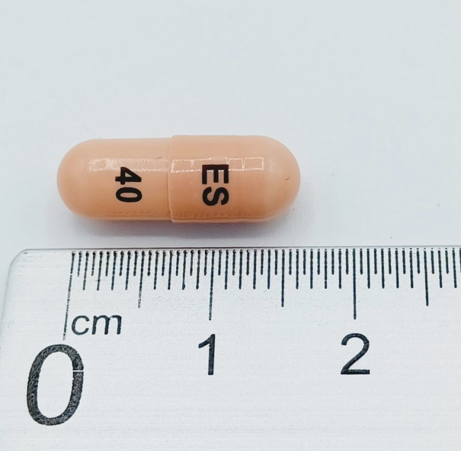 ESOMEPRAZOL NORMON 40 MG CAPSULAS DURAS GASTRORRESISTENTES EFG 56 cápsulas (Blister) fotografía de la forma farmacéutica.