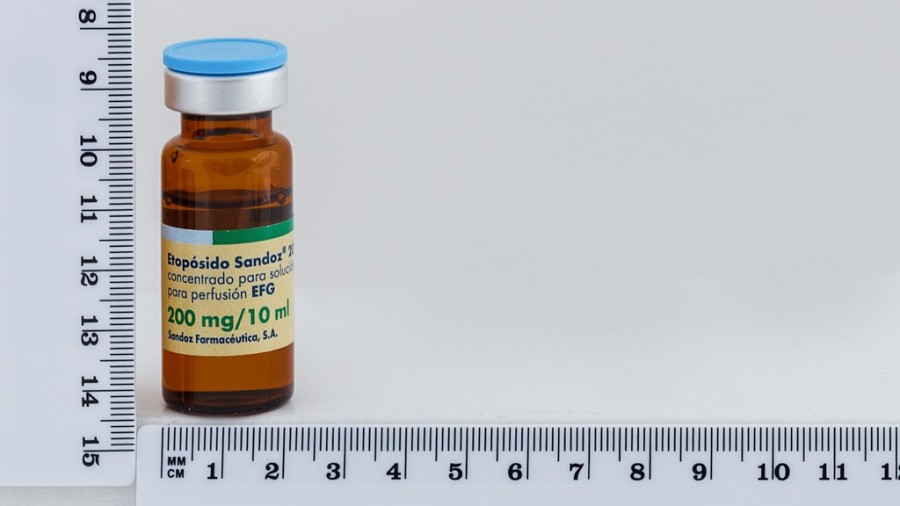 ETOPÓSIDO SANDOZ 20 MG/ML CONCENTRADO PARA SOLUCIÓN PARA PERFUSIÓN EFG , 1 vial de 5 ml fotografía de la forma farmacéutica.