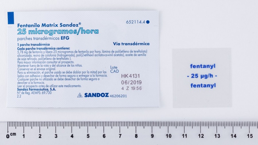 FENTANILO MATRIX SANDOZ 25 microgramos/HORA PARCHES TRANSDERMICOS EFG, 5 parches fotografía de la forma farmacéutica.