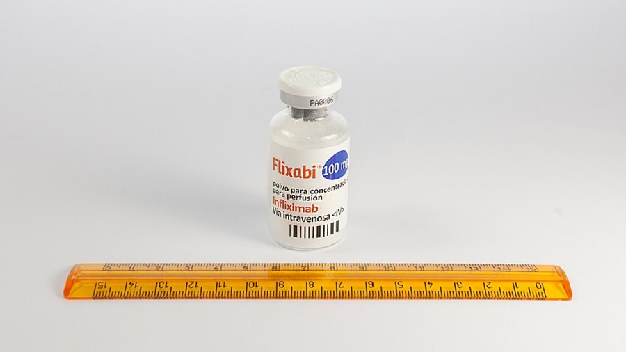 FLIXABI 100MG POLVO PARA CONCENTRADO PARA SOLUCION PARA PERFUSION, 1 vial fotografía de la forma farmacéutica.