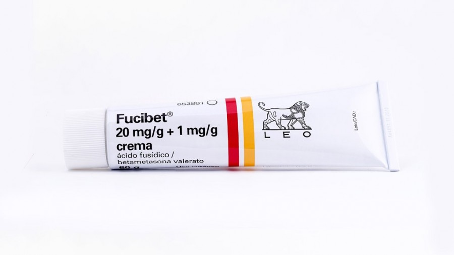 FUCIBET 20 mg/g + 1 mg/g CREMA , 1 tubo de 30 g fotografía de la forma farmacéutica.