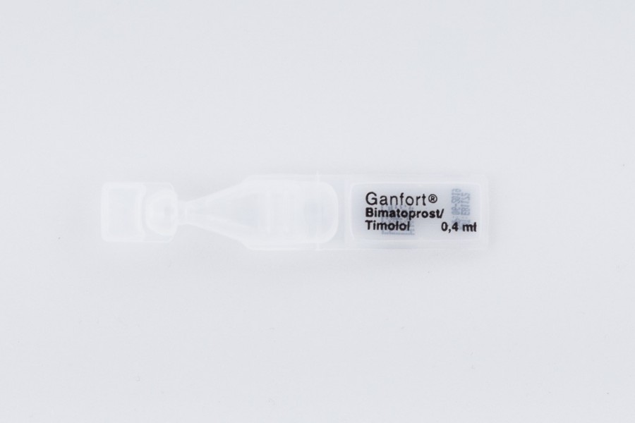 GANFORT 0,3 MG/ML + 5 MG/ML COLIRIO EN SOLUCION EN ENVASE UNIDOSIS, 30 envases unidosis X 0,4 ml fotografía de la forma farmacéutica.