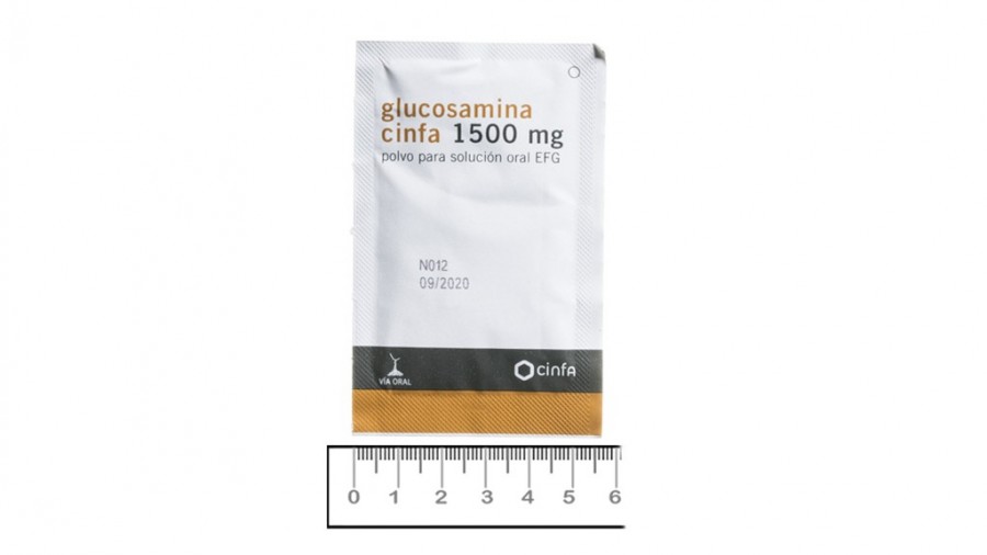 GLUCOSAMINA CINFA 1500 mg POLVO PARA SOLUCION ORAL EFG, 30 sobres fotografía de la forma farmacéutica.