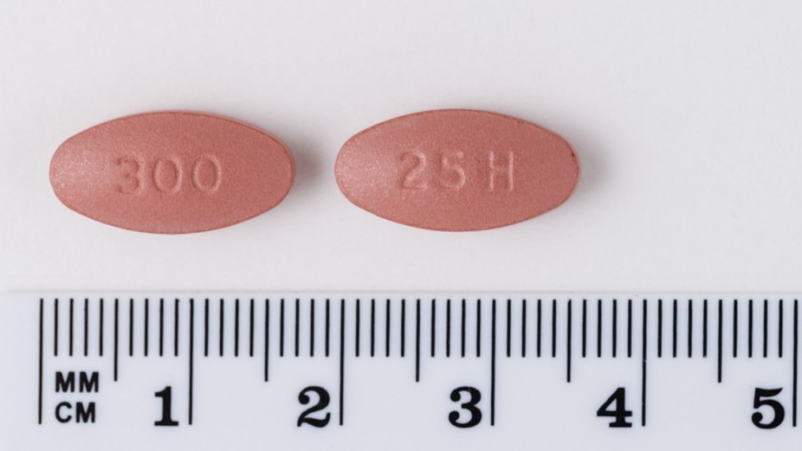IRBESARTAN/HIDROCLOROTIAZIDA SANDOZ 300 mg/25mg COMPRIMIDOS RECUBIERTOS CON  PELICULA EFG , 28 comprimidos fotografía de la forma farmacéutica.