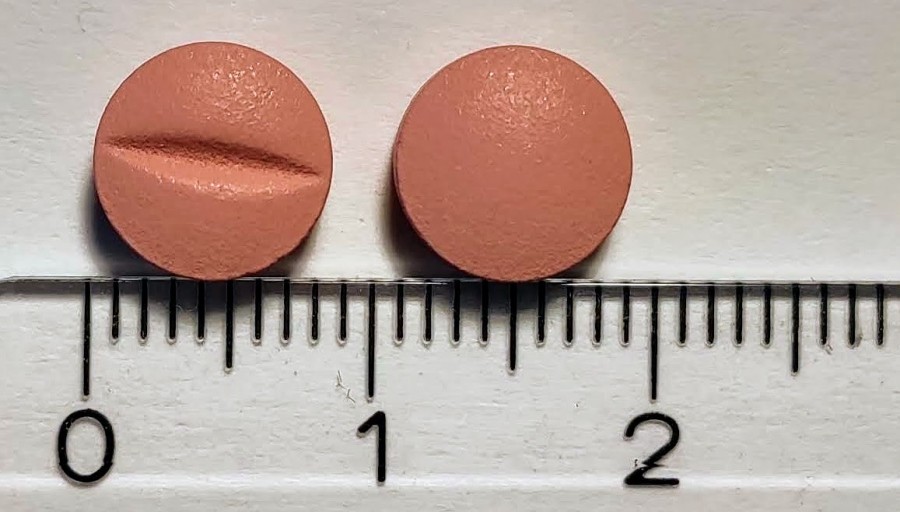 LERCANIDIPINO TECNIGEN 20 mg COMPRIMIDOS RECUBIERTOS CON PELICULA EFG, 28 comprimidos fotografía de la forma farmacéutica.