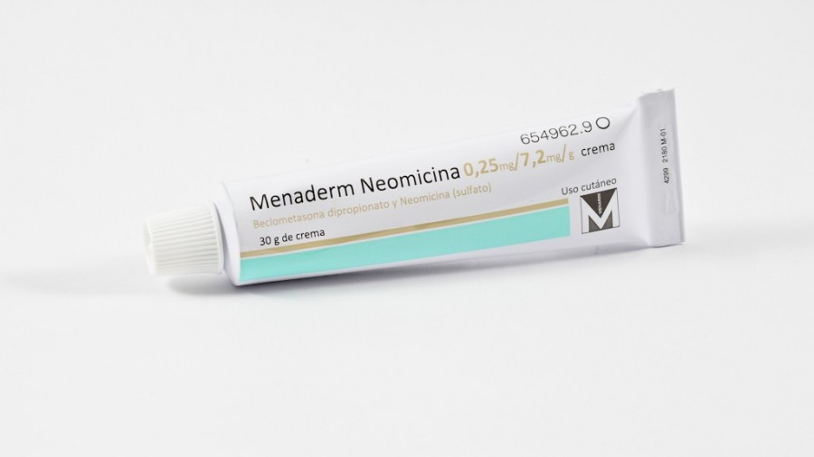 MENADERM  NEOMICINA 0,25 mg/ 7,2 mg/ g CREMA , 1 tubo de 60 g fotografía de la forma farmacéutica.