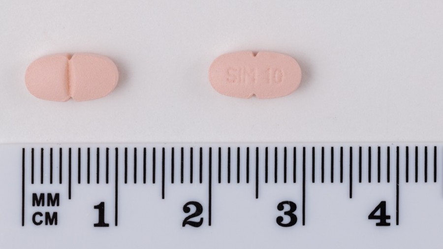 SIMVASTATINA SANDOZ 10 mg COMPRIMIDOS RECUBIERTOS CON PELÍCULA EFG , 28 comprimidos fotografía de la forma farmacéutica.