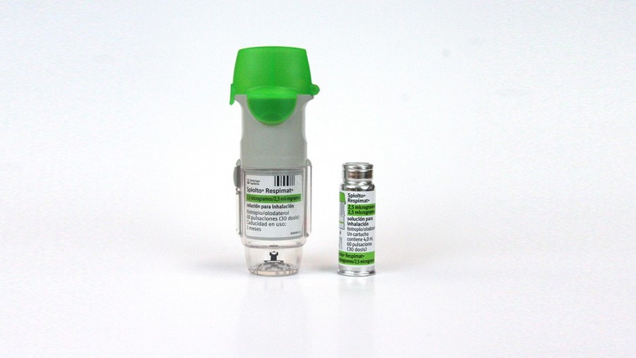 SPIOLTO RESPIMAT 2,5 MICROGRAMOS/2,5 MICROGRAMOS SOLUCION PARA INHALACION, 1 inhalador recargable + 1 cartucho de 60 pulsaciones (30 dosis) fotografía de la forma farmacéutica.