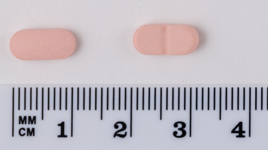 SUMATRIPTAN SANDOZ 50 mg COMPRIMIDOS RECUBIERTOS CON PELICULA EFG , 4 comprimidos fotografía de la forma farmacéutica.