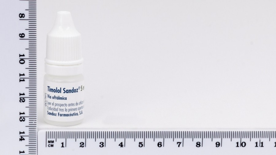 TIMOLOL SANDOZ 5 MG/ML COLIRIO EN SOLUCION EFG , 1 frasco de 3 ml fotografía de la forma farmacéutica.